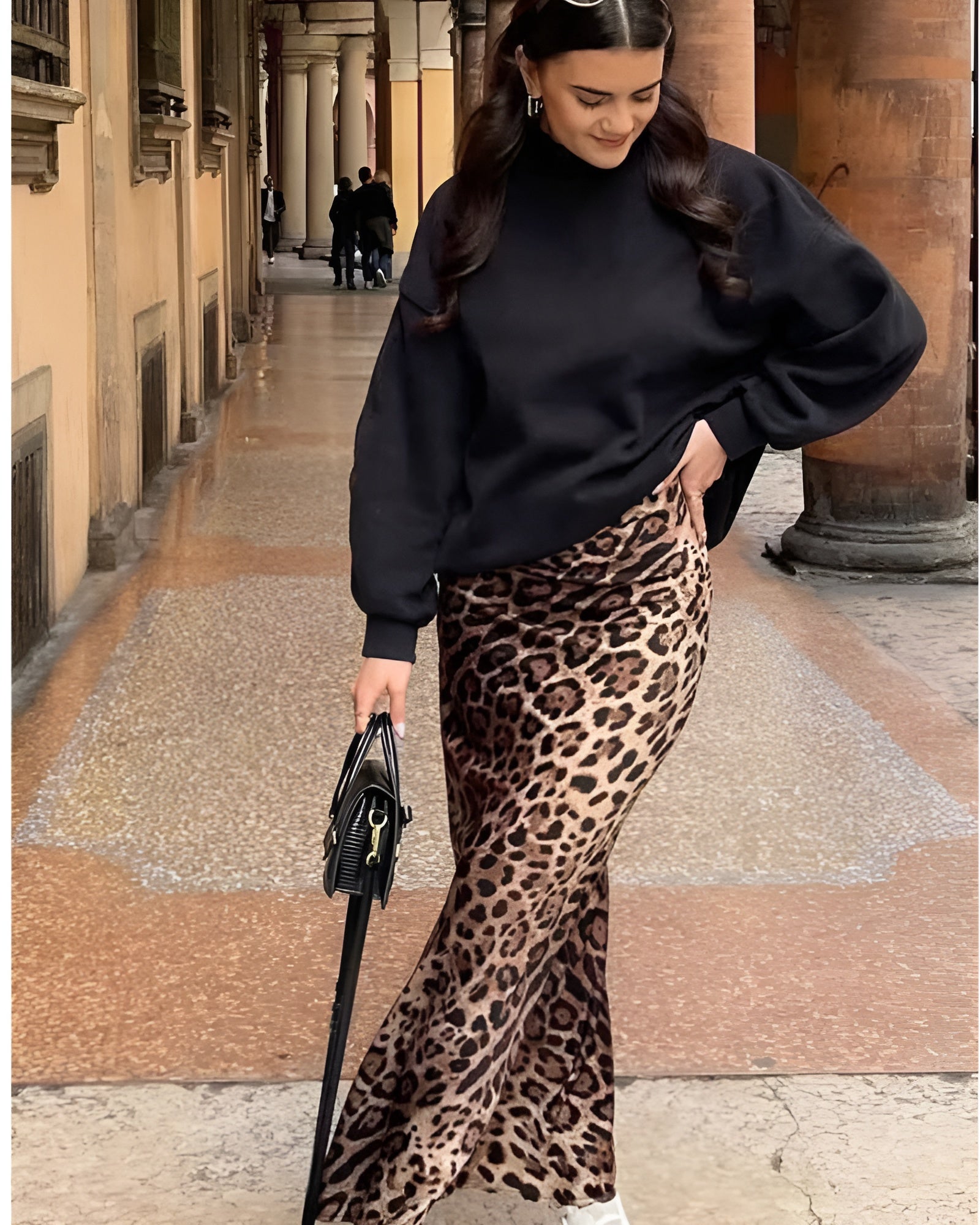 Trendy high-waisted Leopard skirt