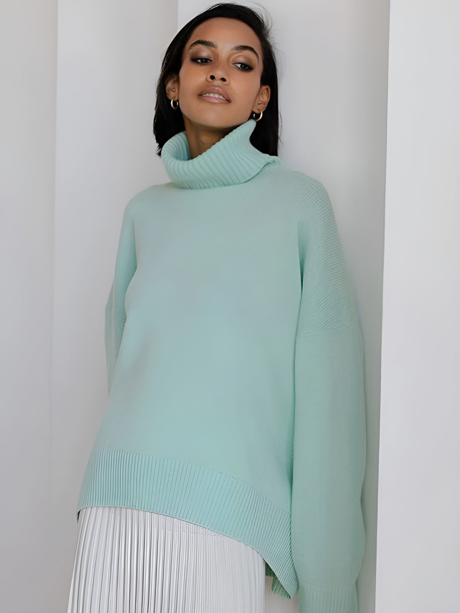 Loose thick knit jumper with collar