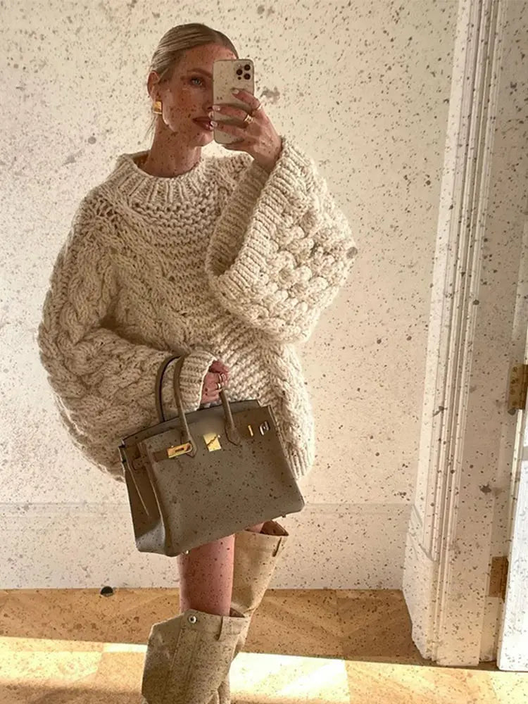 Oversized knitted pullover