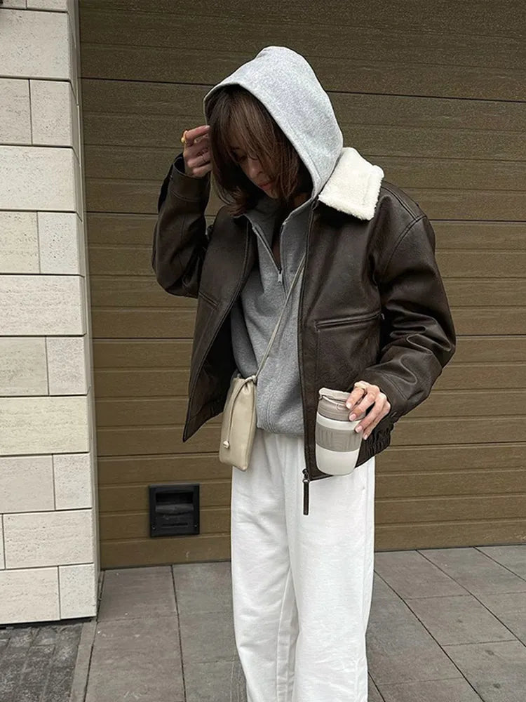 Chic short autumn coat