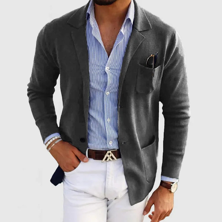 Comfortable blazer with single-row buttons